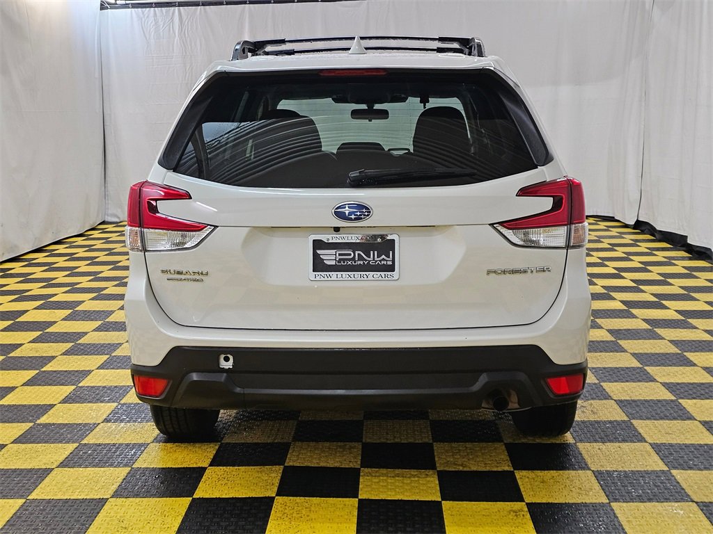 Used 2023 Subaru Forester Premium image 4