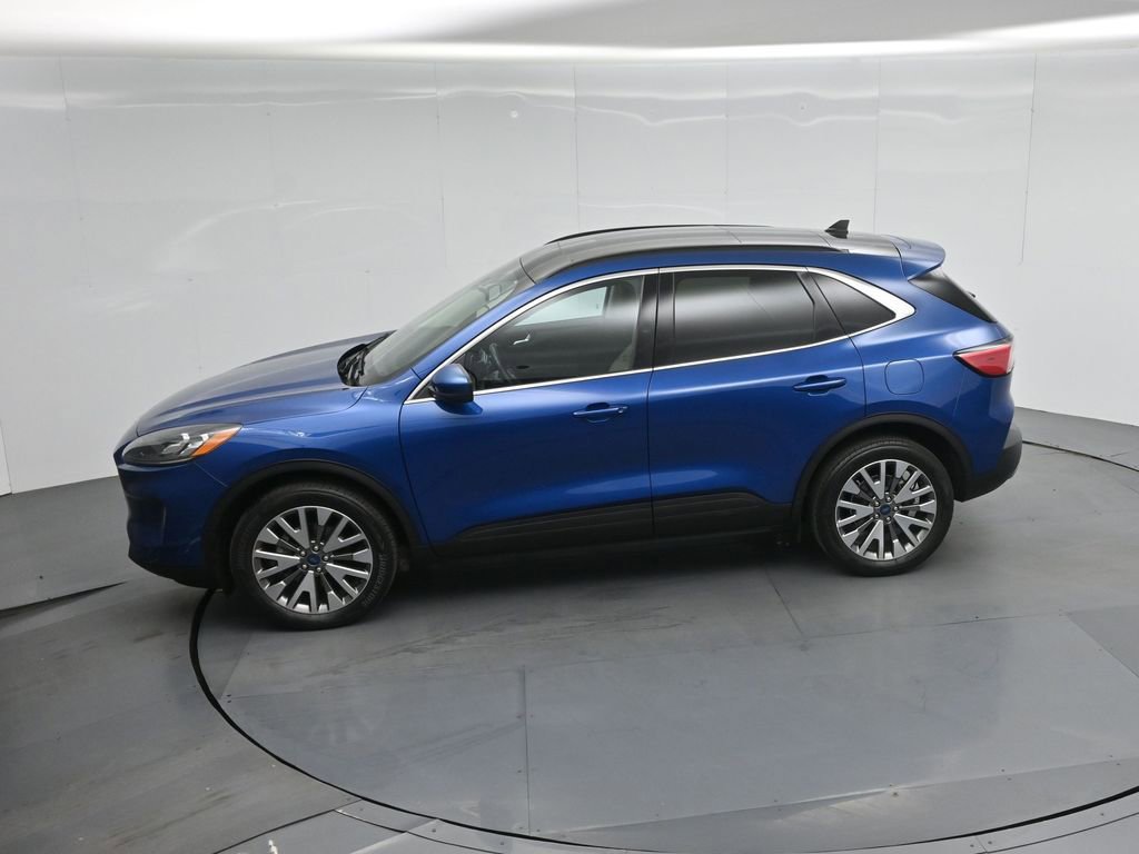 Certified 2022 Ford Escape Titanium w/ Class II Trailer Tow Package image 46