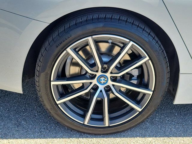Used 2022 BMW 330e image 10