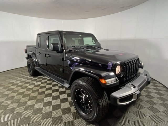 Used 2023 Jeep Gladiator Sport image 3