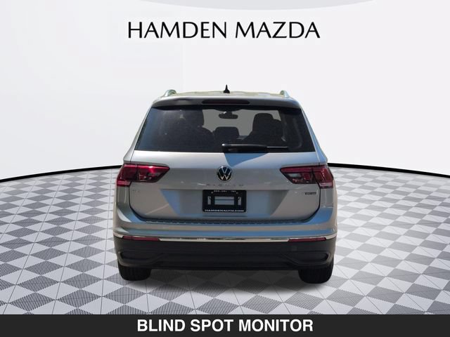 Used 2024 Volkswagen Tiguan SE AWD/4WD image 4