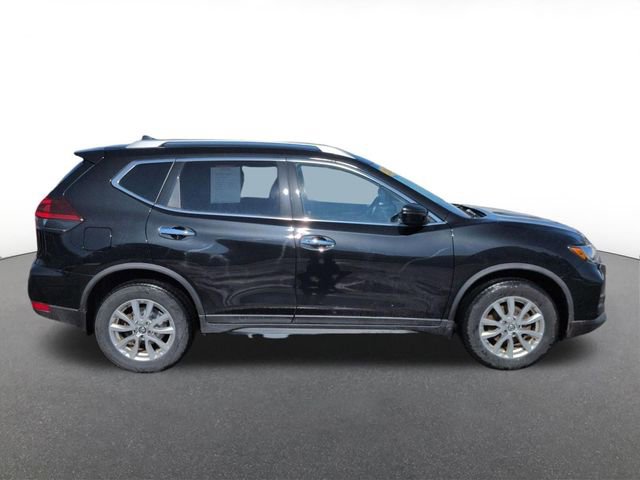 Used 2020 Nissan Rogue SV image 2