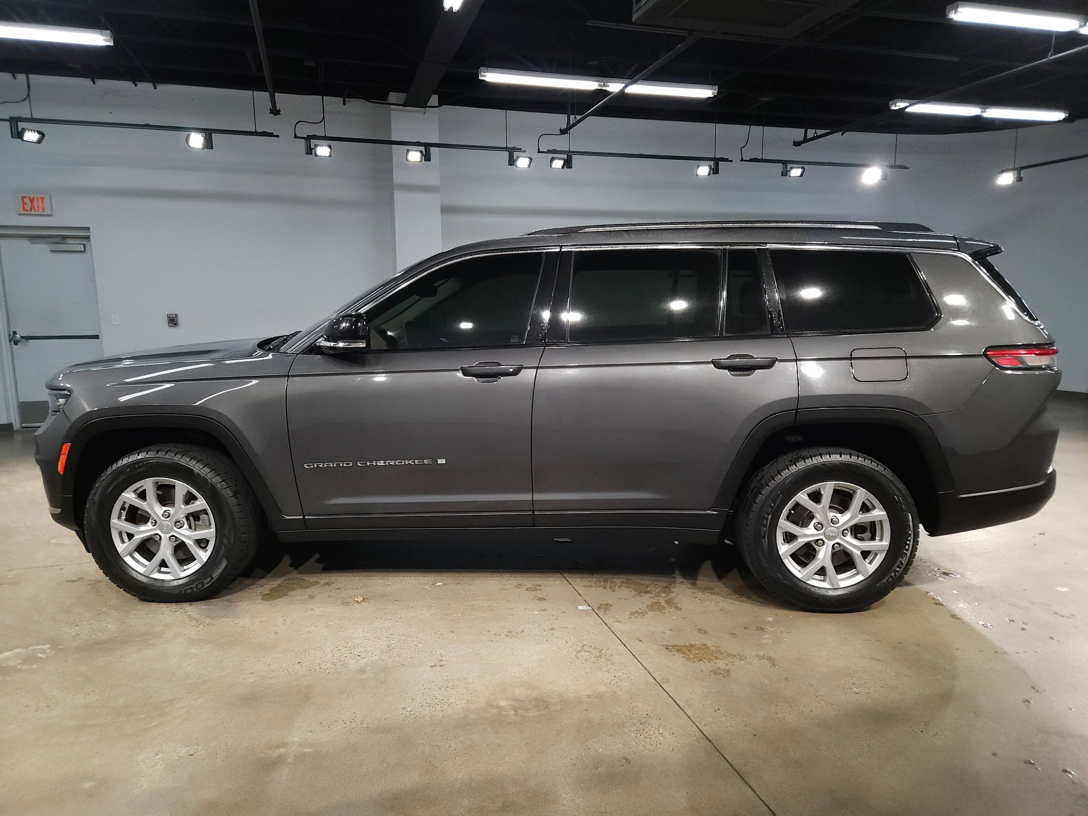 Used 2022 Jeep Grand Cherokee L Limited image 4