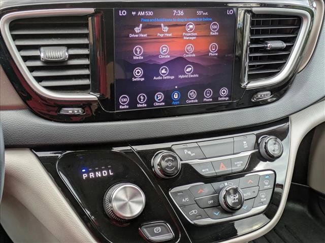 Used 2018 Chrysler Pacifica Touring-L image 14