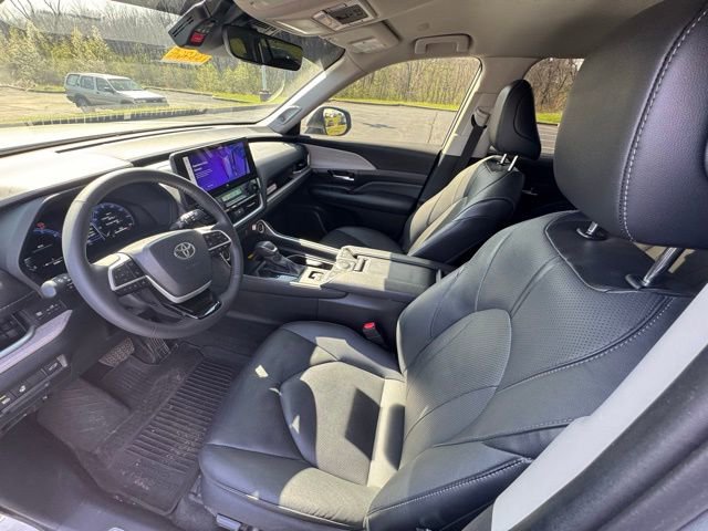 Used 2024 Toyota Grand Highlander Limited image 14