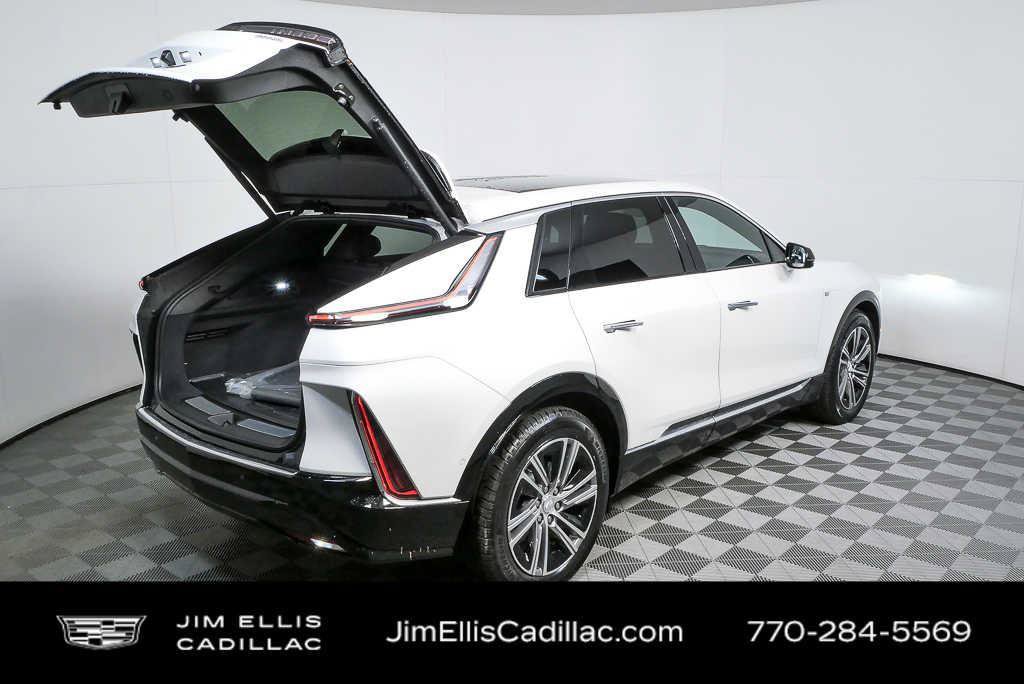 Certified 2025 Cadillac Lyriq Luxury w/ LPO, Floor Liner Package AWD/4WD image 25