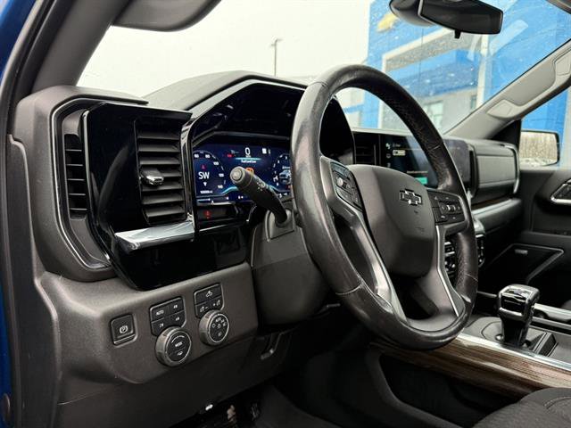 Used 2022 Chevrolet Silverado 1500 LT Trail Boss w/ Convenience Package II image 2