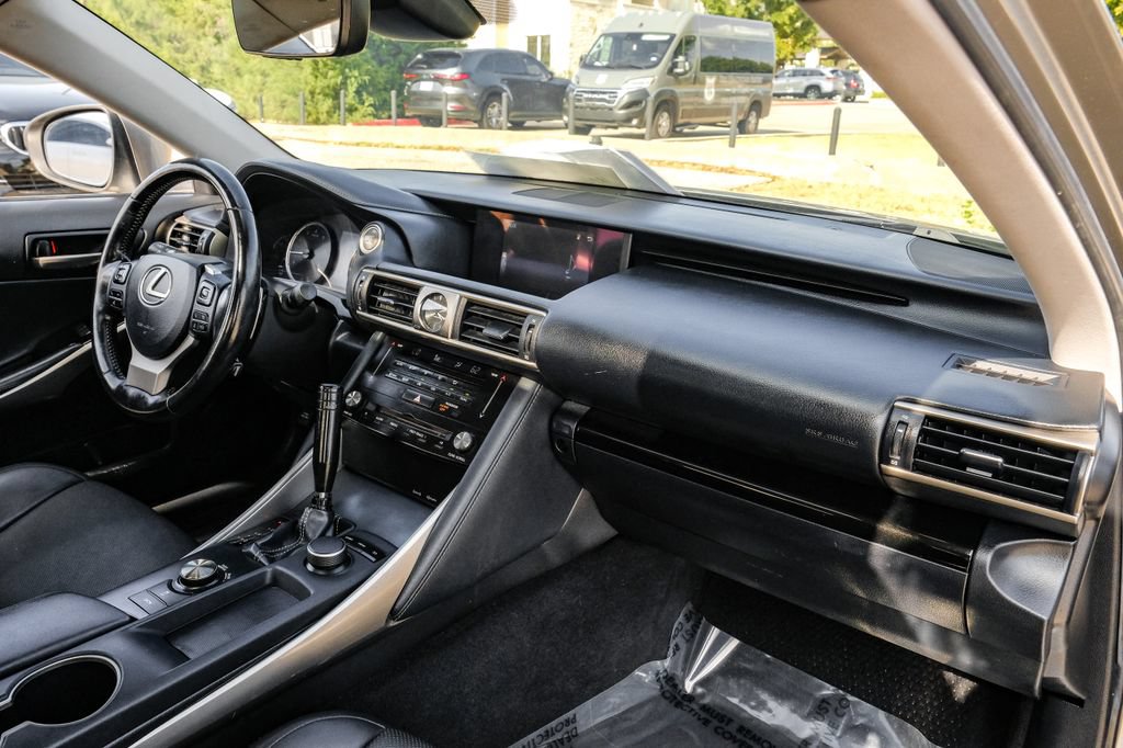 Used 2017 Lexus IS 200t RWD image 10