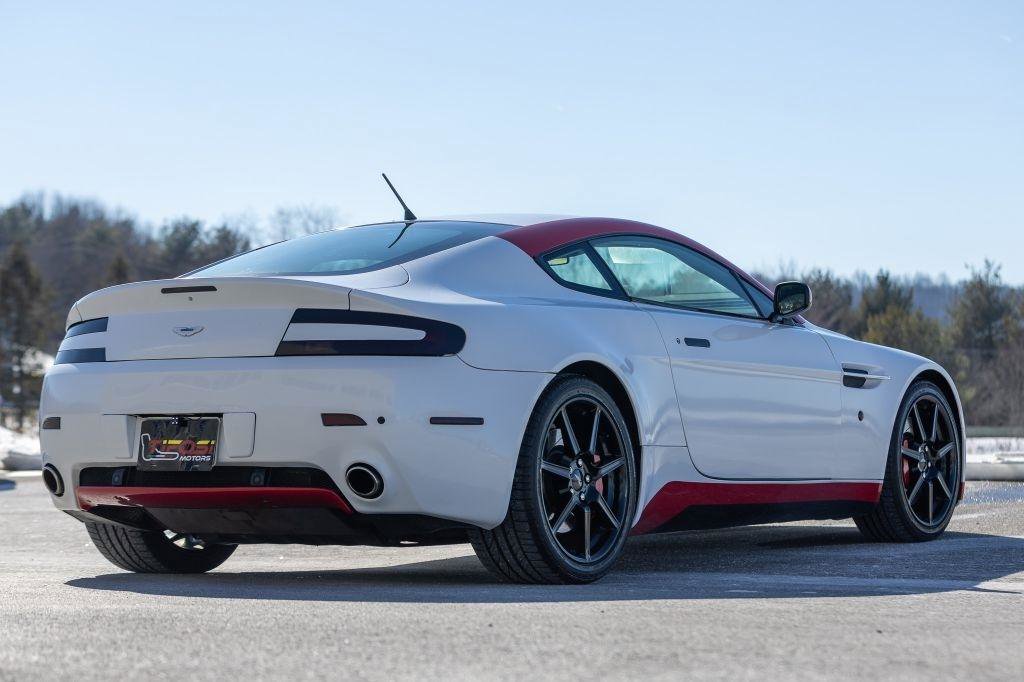 Used 2006 Aston Martin V8 Vantage Coupe image 28