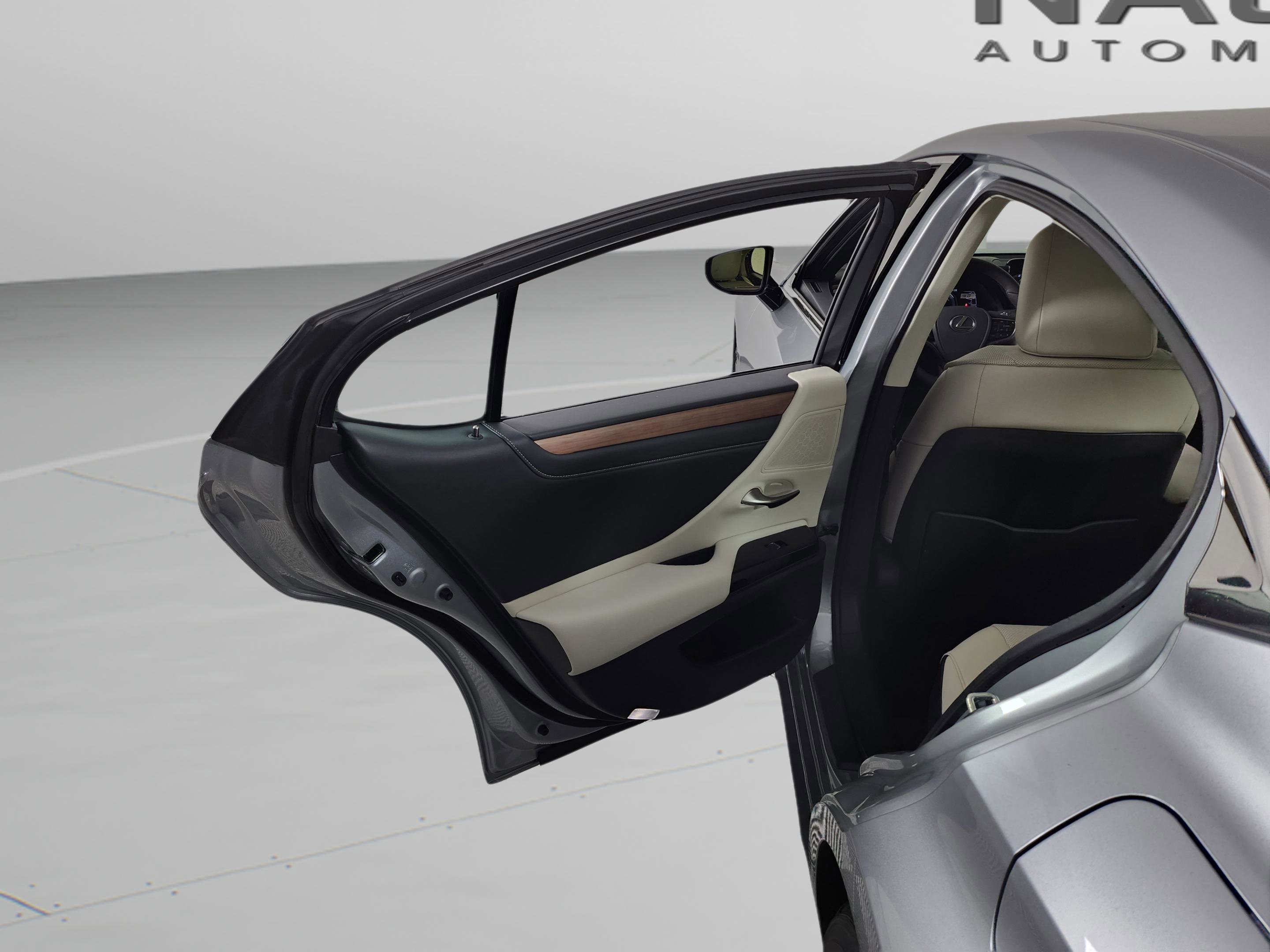 New 2025 Lexus ES 300h w/ Premium Package image 28