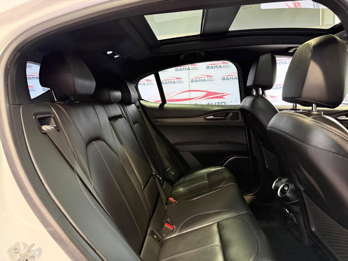 Used 2022 Alfa Romeo Stelvio Ti w/ Active Assist Plus Package image 38