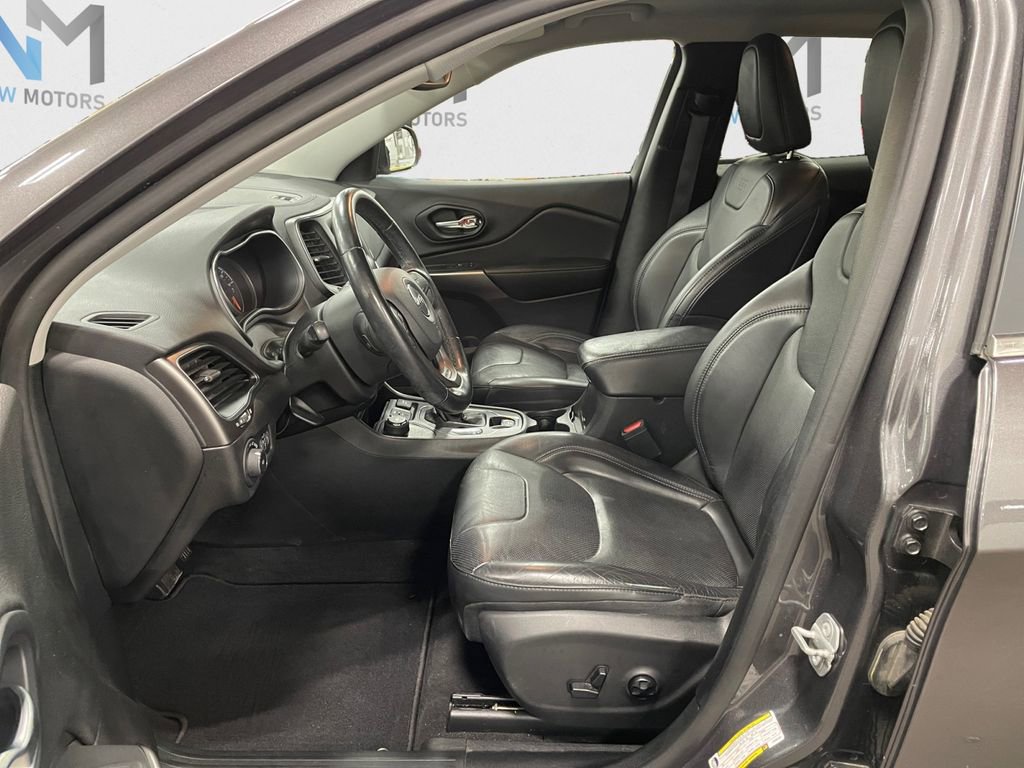 Used 2020 Jeep Cherokee Latitude Lux w/ Quick Order Package 26H Lux image 9