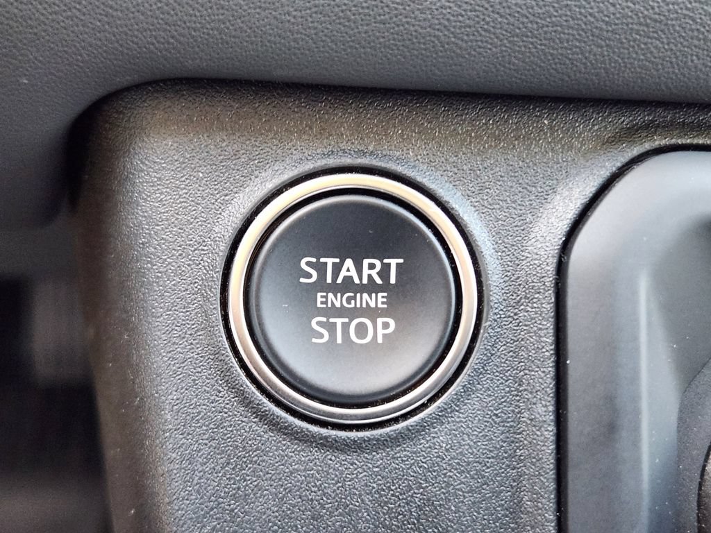 Used 2024 Land Rover Defender 110 X-Dynamic SE AWD/4WD image 21