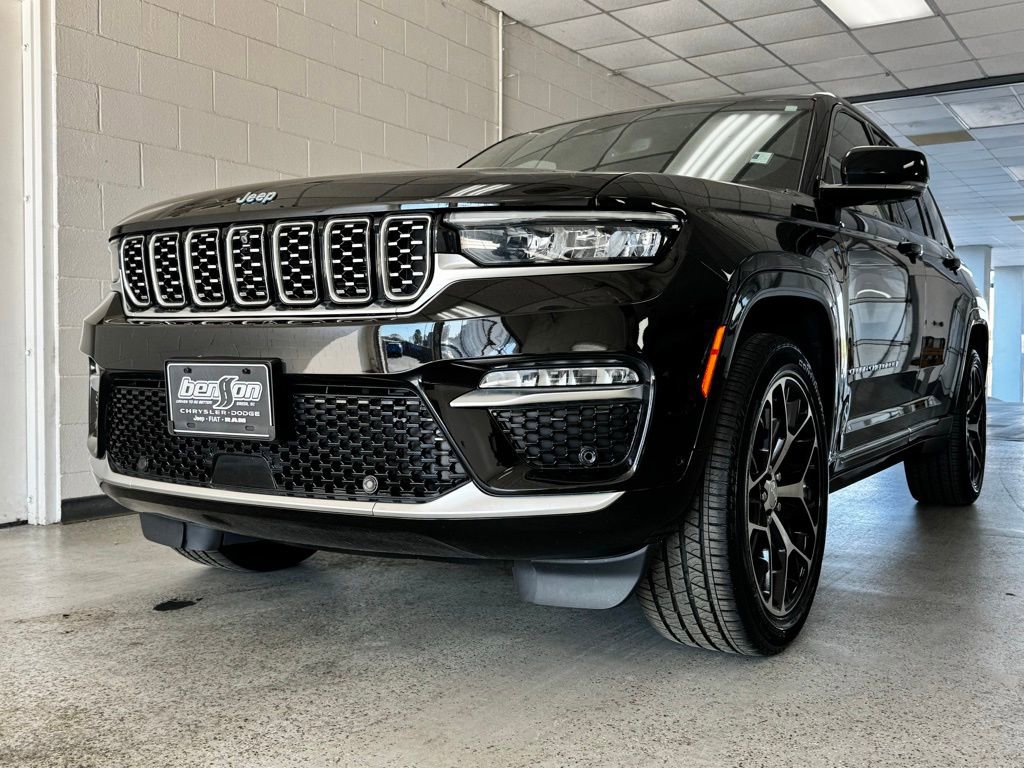 Certified 2023 Jeep Grand Cherokee Summit AWD/4WD image 25