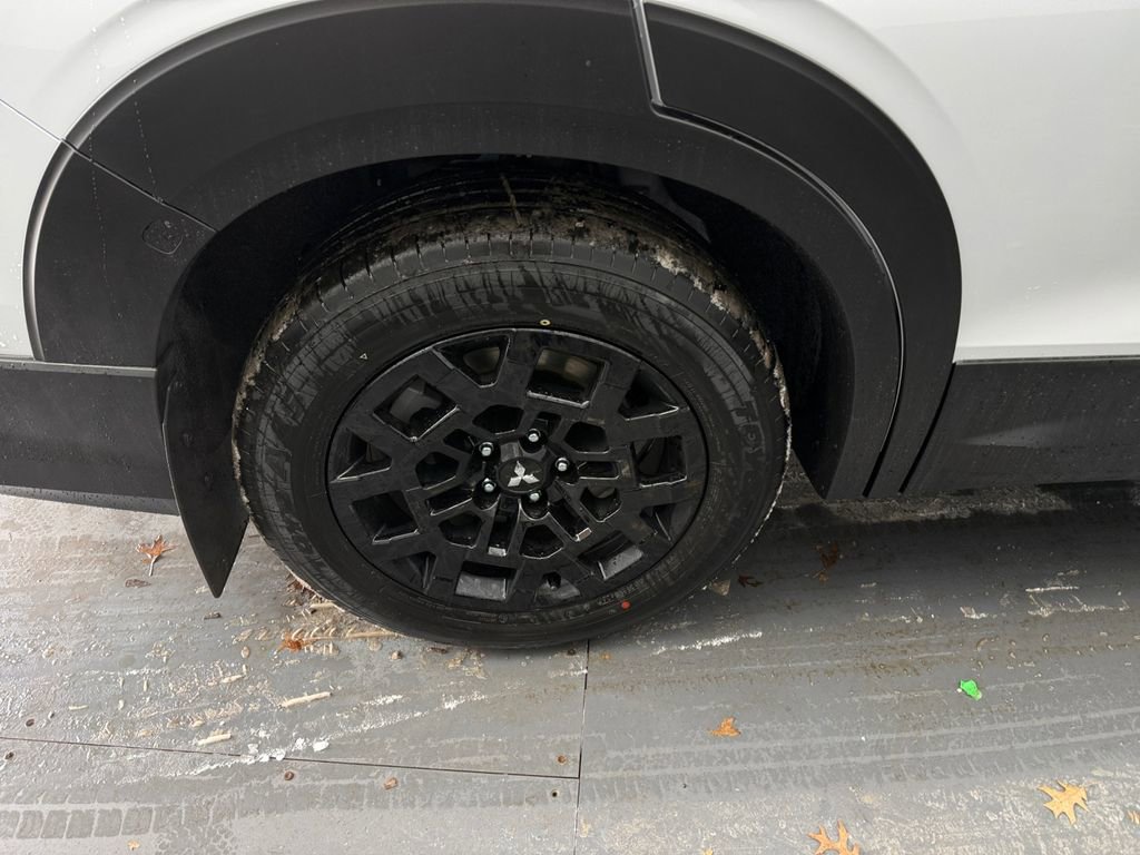 New 2026 Mitsubishi Outlander Trail Edition image 36