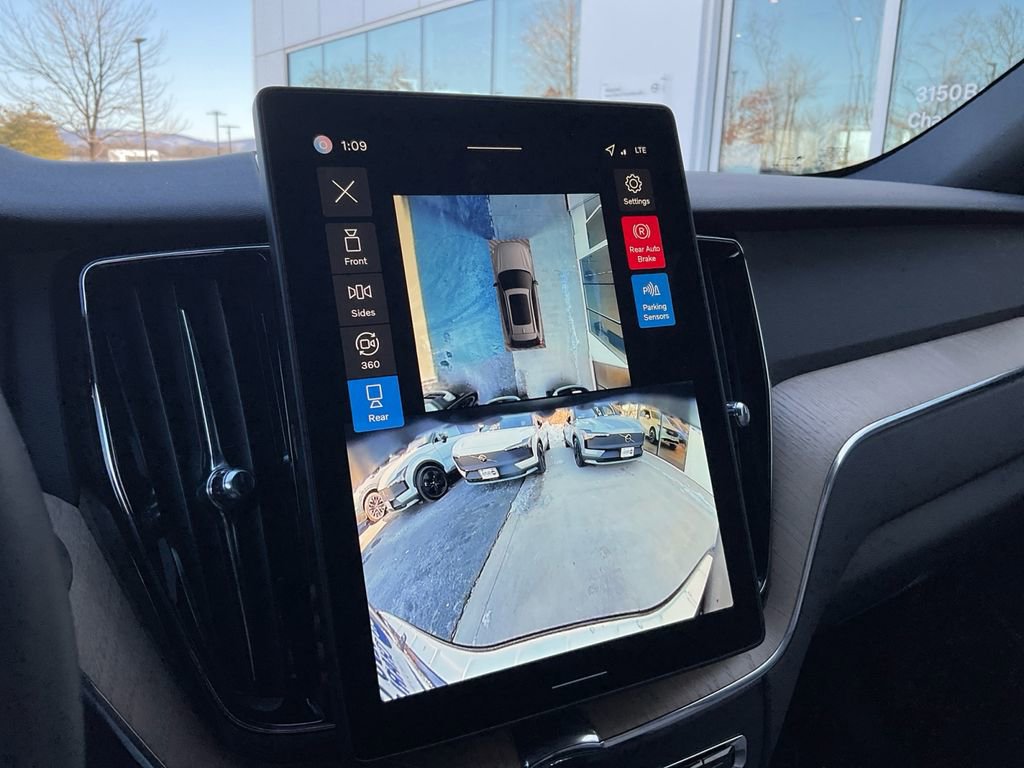 New 2026 Volvo XC60 B5 Plus w/ Protection Package Premier image 27