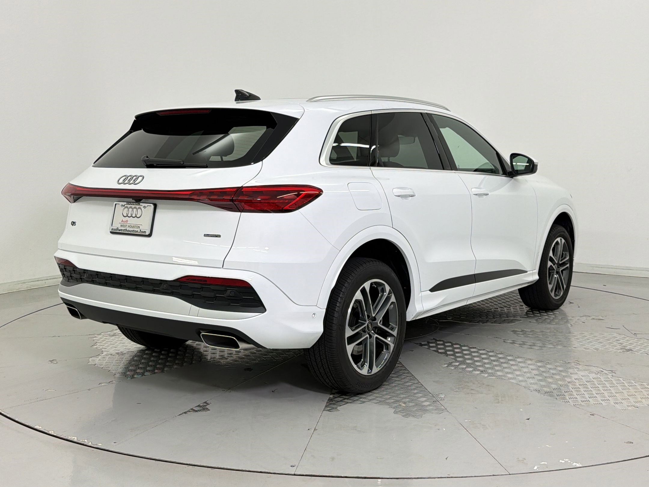 Certified 2025 Audi Q5 Premium w/ Convenience Package image 9