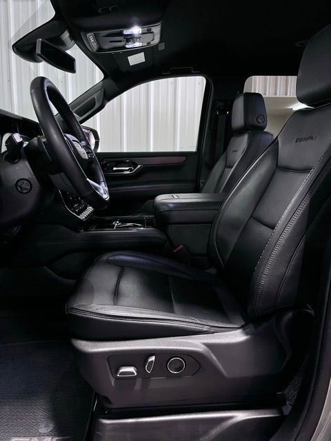 Used 2025 GMC Yukon XL Denali image 14