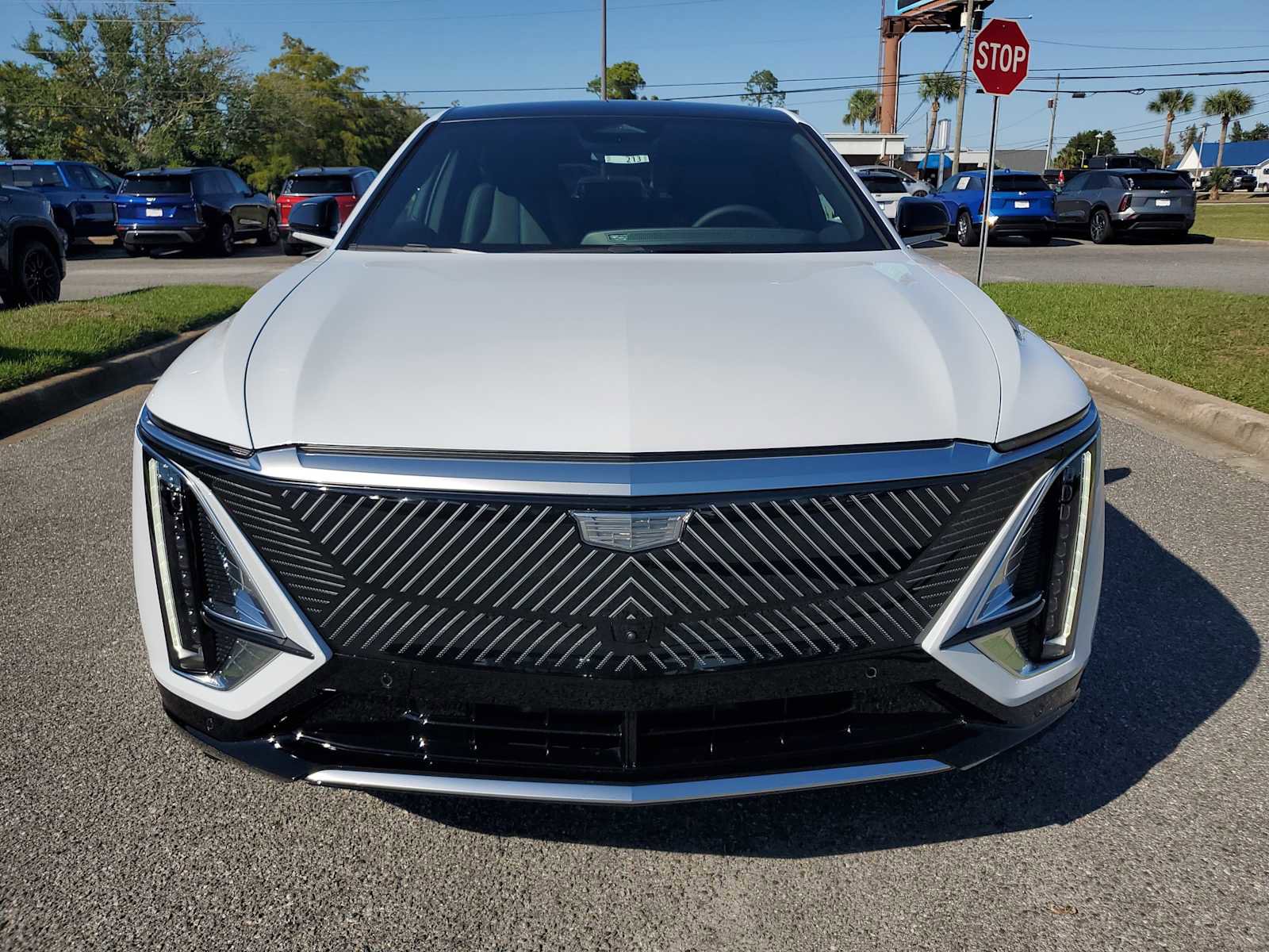 New 2026 Cadillac Lyriq Luxury image 9