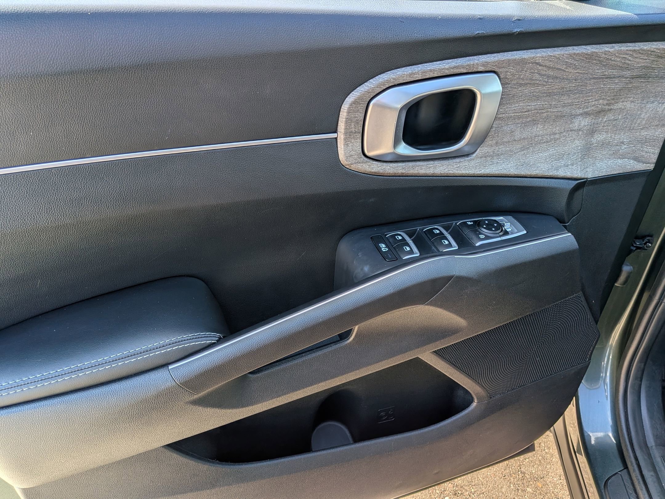 Used 2023 Kia Sorento S AWD/4WD image 8