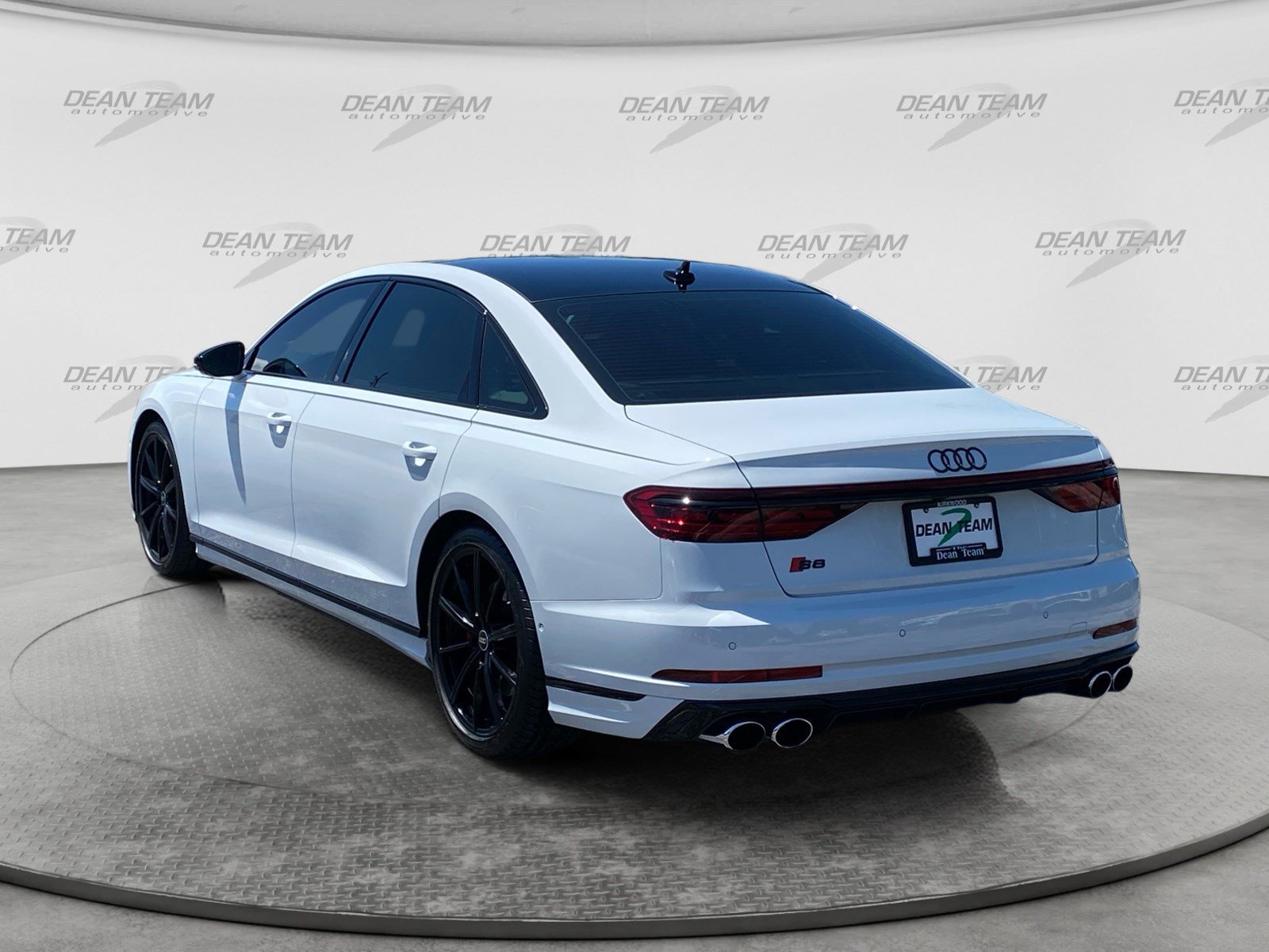 Used 2023 Audi S8 w/ S8 Comfort Plus Package AWD/4WD image 6