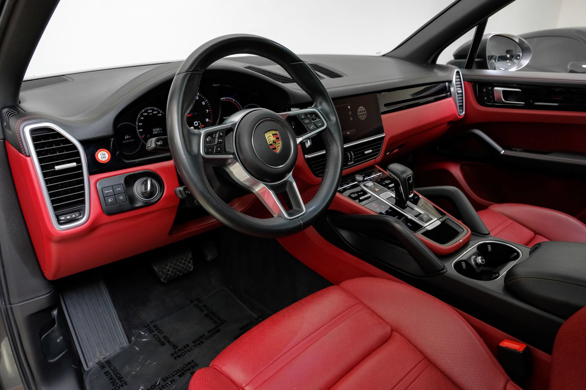 Used 2023 Porsche Cayenne Platinum Edition AWD/4WD image 3