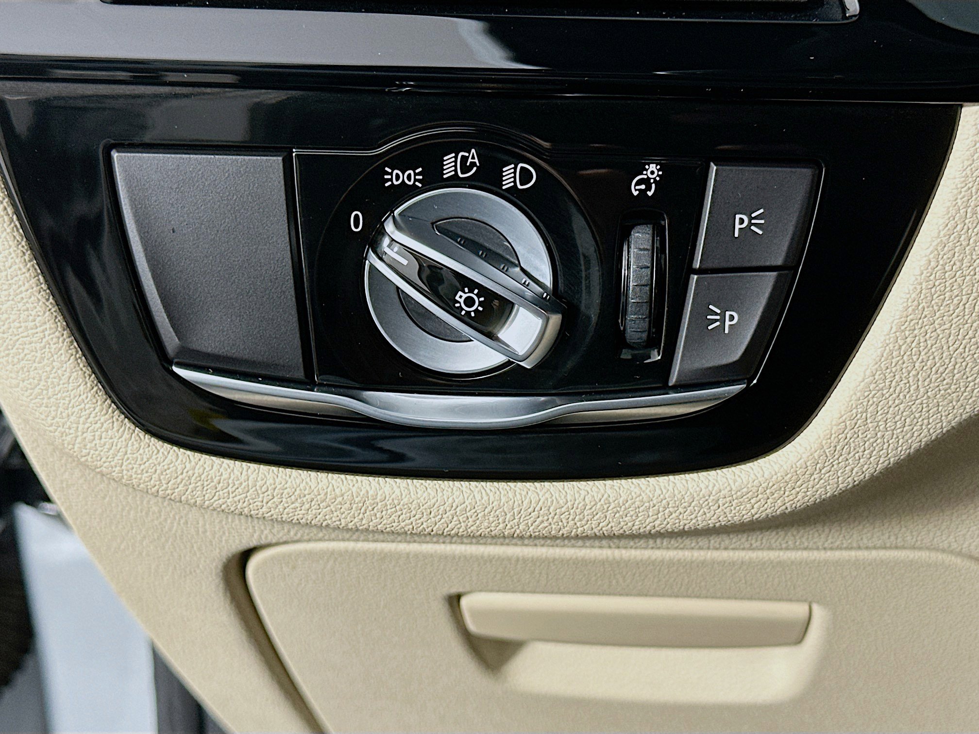 Used 2020 BMW 530i w/ Convenience Package image 17