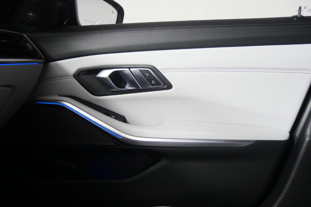 Used 2022 BMW M3 RWD image 41