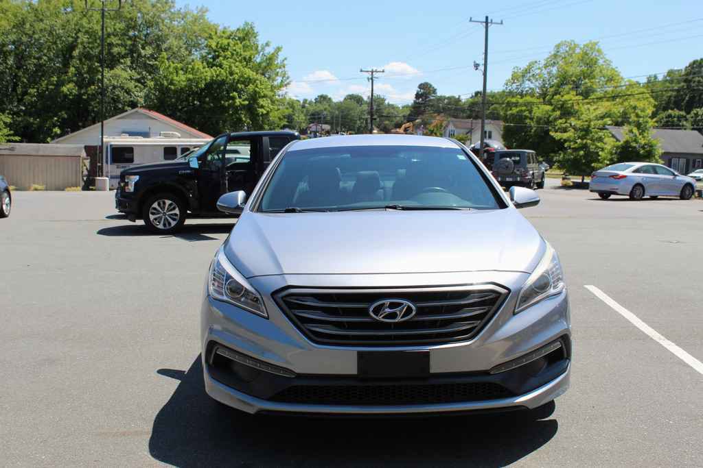 Used 2017 Hyundai Sonata Sport 2.0T FWD image 2