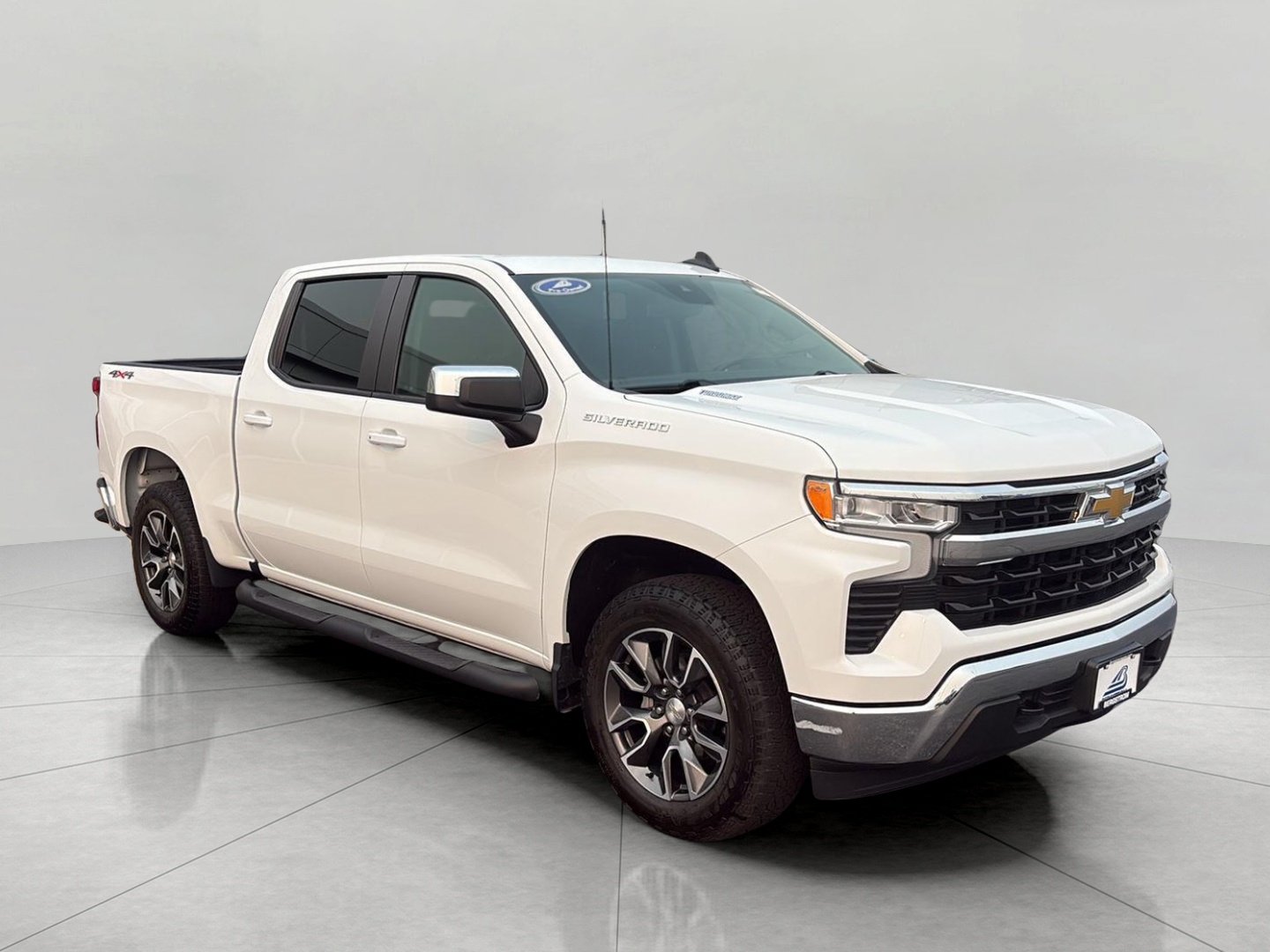Used 2024 Chevrolet Silverado 1500 LT AWD/4WD image 1