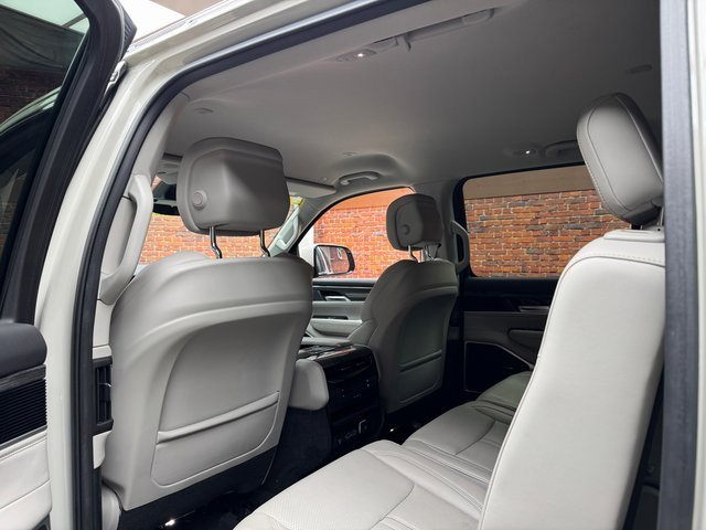 Used 2022 Jeep Wagoneer Series II image 24