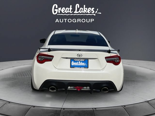 Used 2018 Toyota 86 RWD image 4
