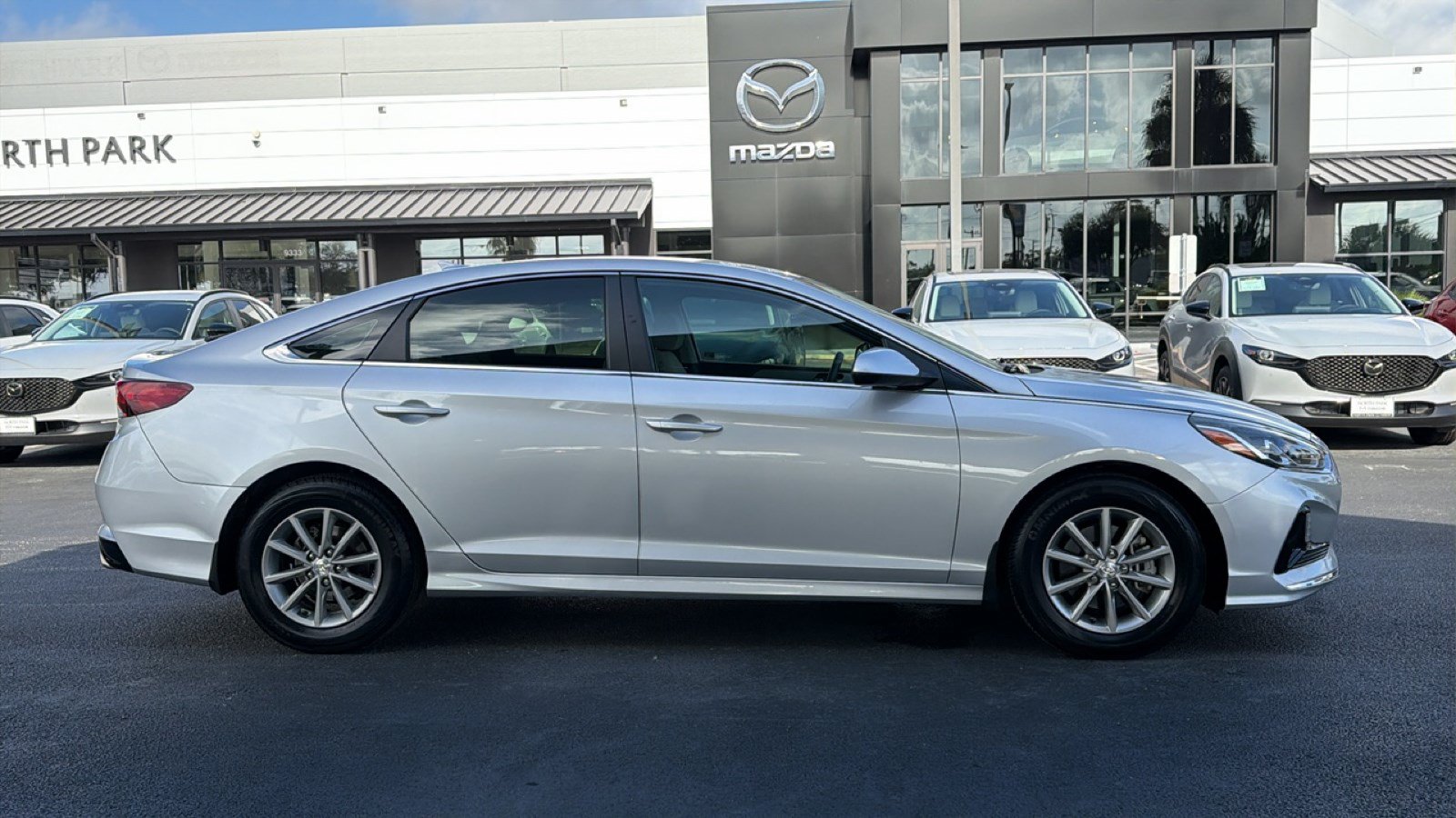 Used 2019 Hyundai Sonata SE FWD image 3