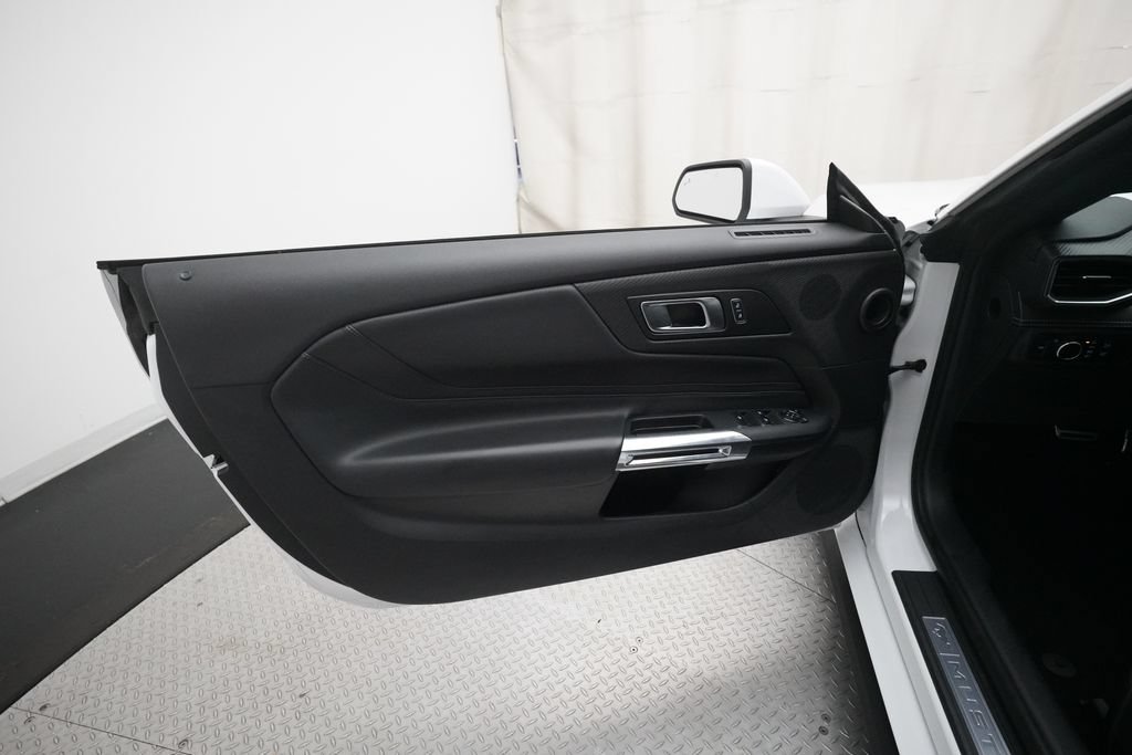 Used 2025 Ford Mustang Premium RWD image 27