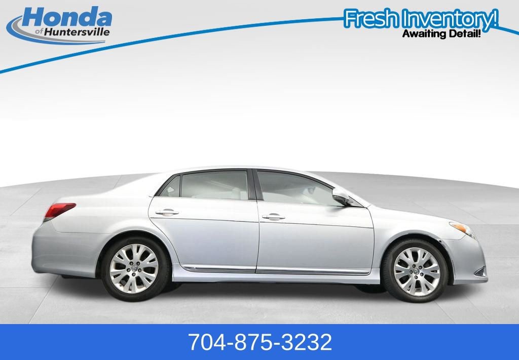 Used 2011 Toyota Avalon Limited FWD image 27