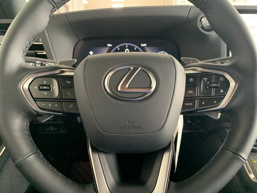 Used 2026 Lexus GX 550 w/ Accessory Package (2T) AWD/4WD image 17