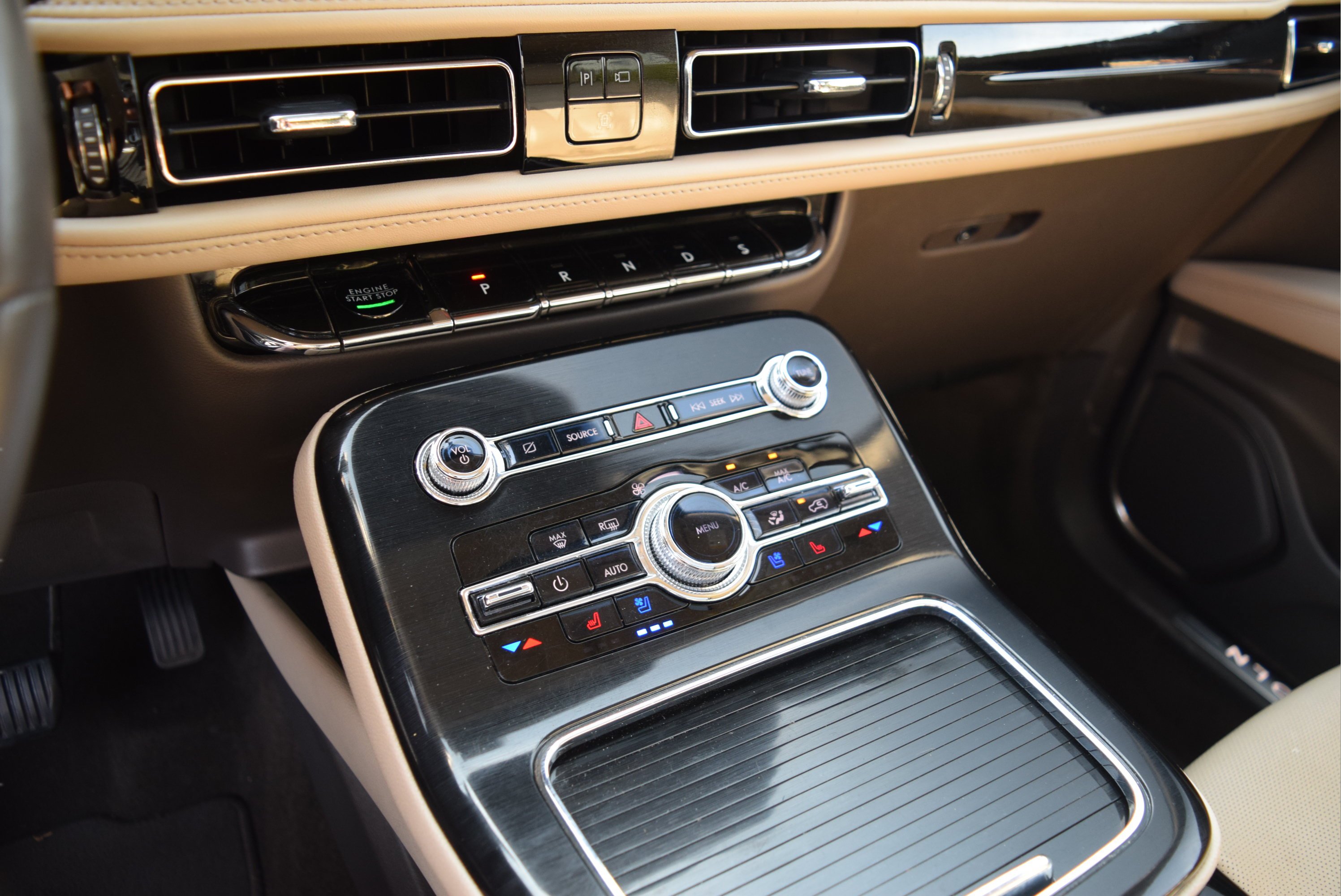 Used 2022 Lincoln Nautilus Reserve AWD/4WD image 15