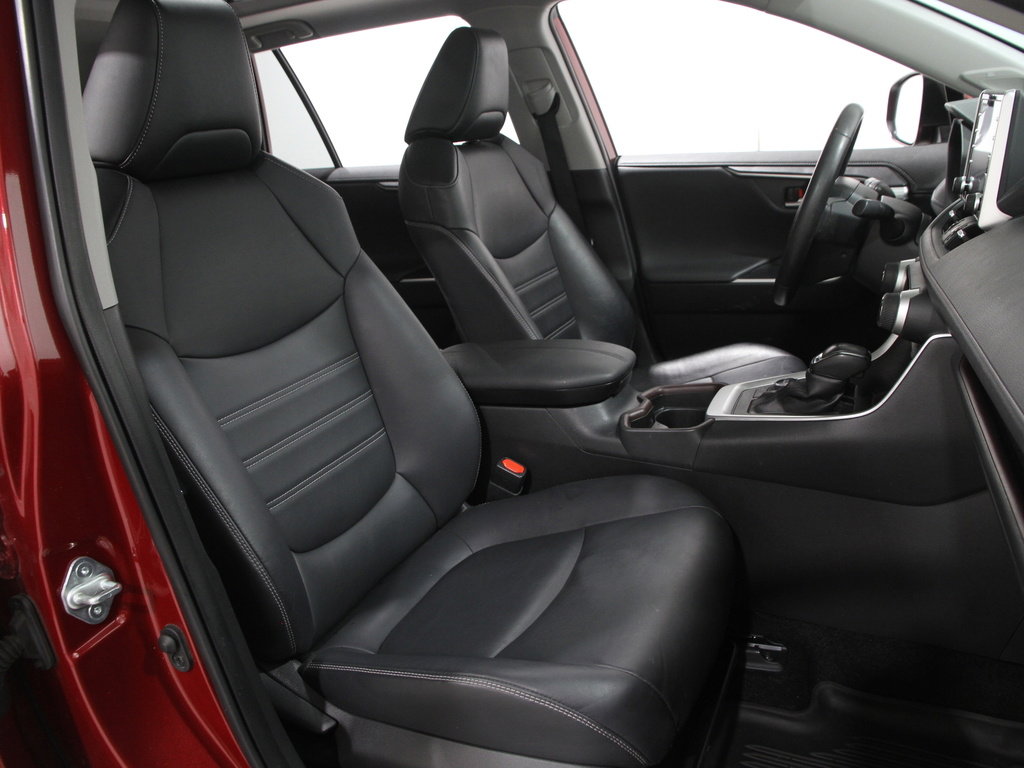 Used 2019 Toyota RAV4 Limited image 17