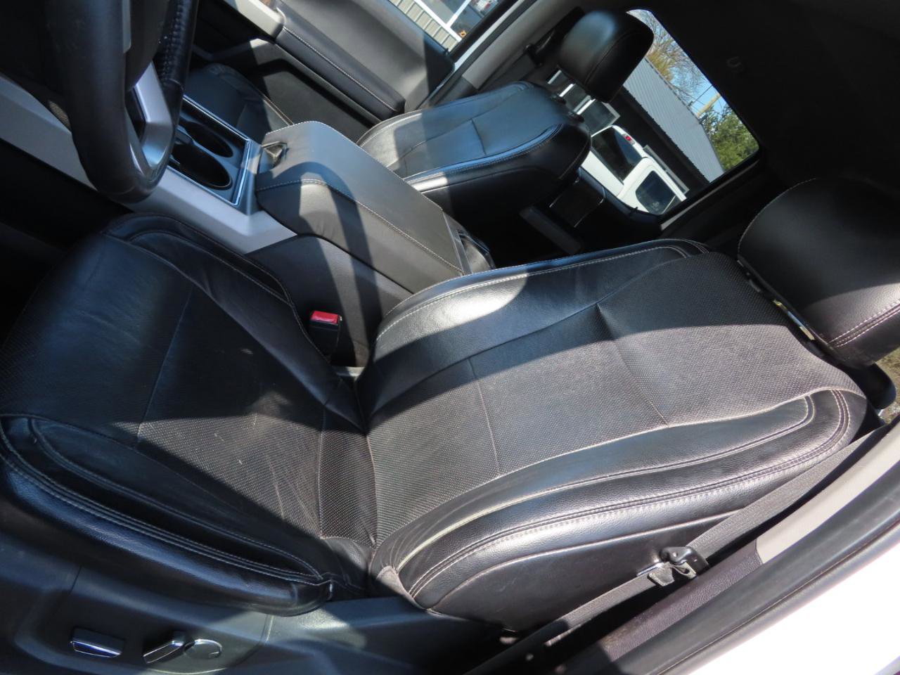 Used 2018 Ford F250 Lariat w/ Camper Package image 31