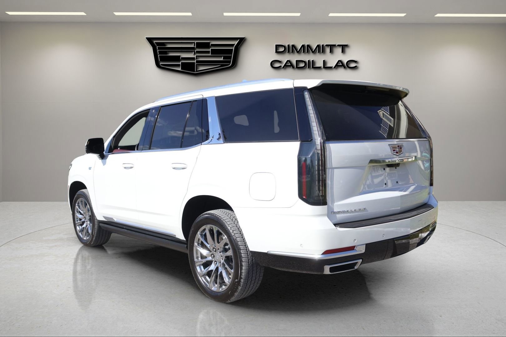 Certified 2025 Cadillac Escalade Premium Luxury w/ Touring Package RWD image 3