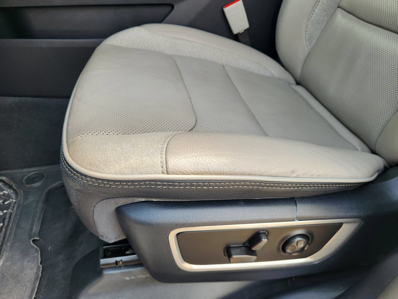 Used 2023 RAM 1500 Limited AWD/4WD image 24