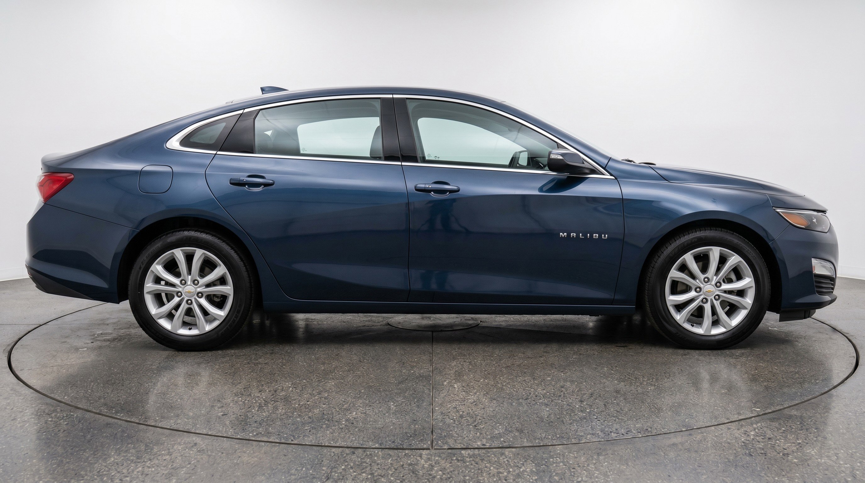 Used 2023 Chevrolet Malibu LT w/ Driver Confidence Package image 11