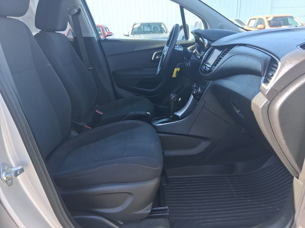 Used 2020 Chevrolet Trax LS w/ Tint and Cruise Package image 16