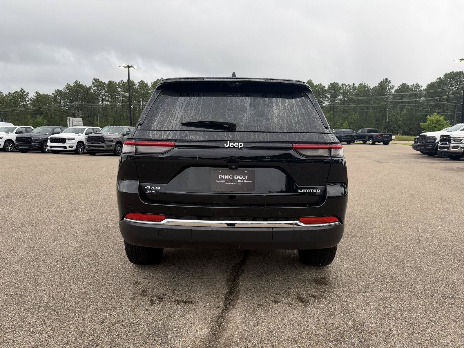 Certified 2024 Jeep Grand Cherokee Limited w/ Luxury Tech Group II AWD/4WD image 5