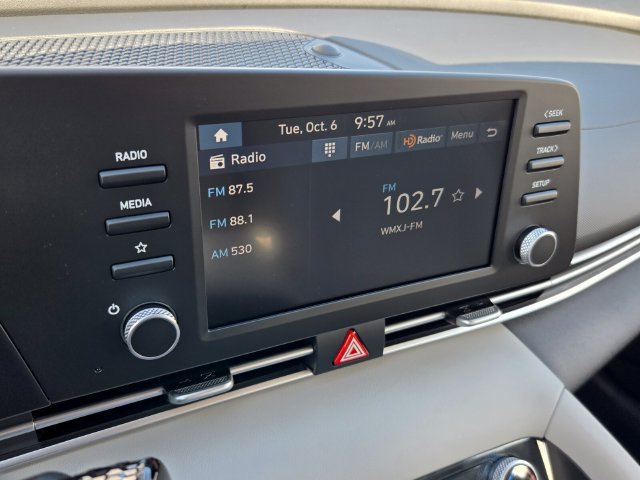 New 2026 Hyundai Elantra SEL Sport FWD image 9