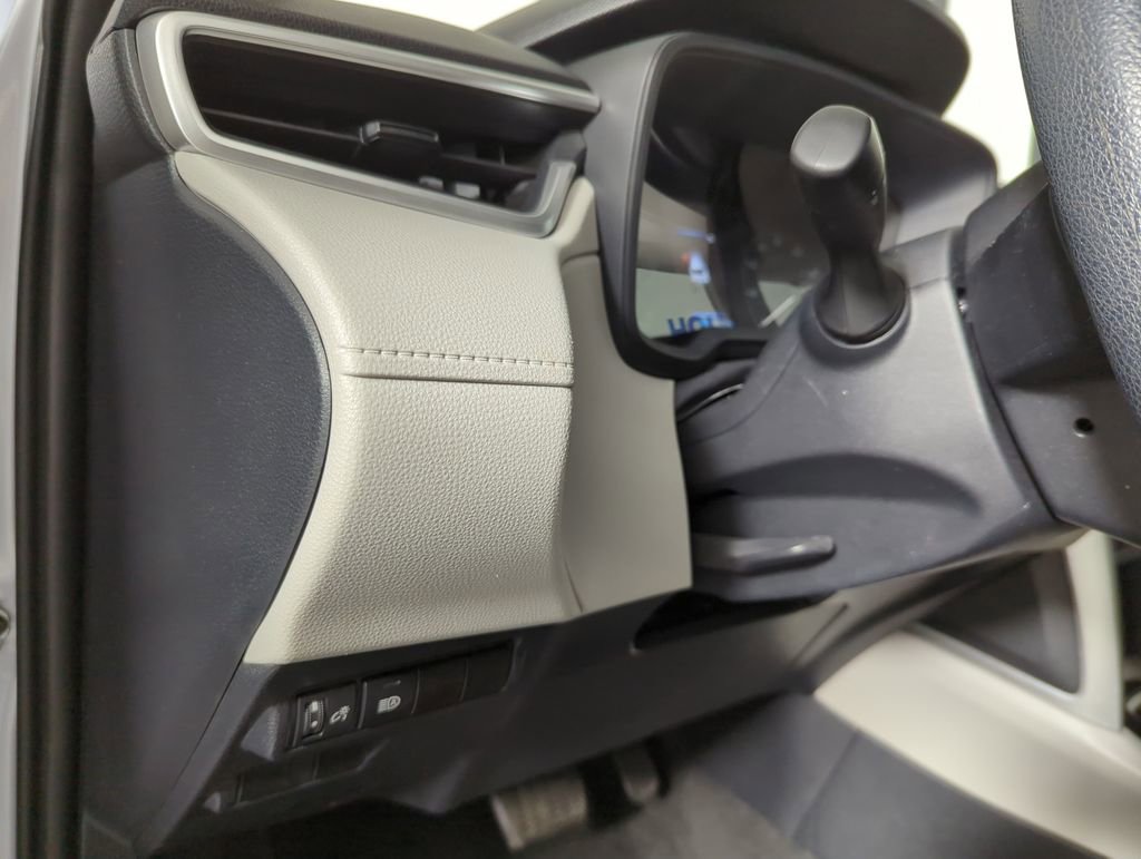 Used 2024 Toyota Corolla Cross L image 26