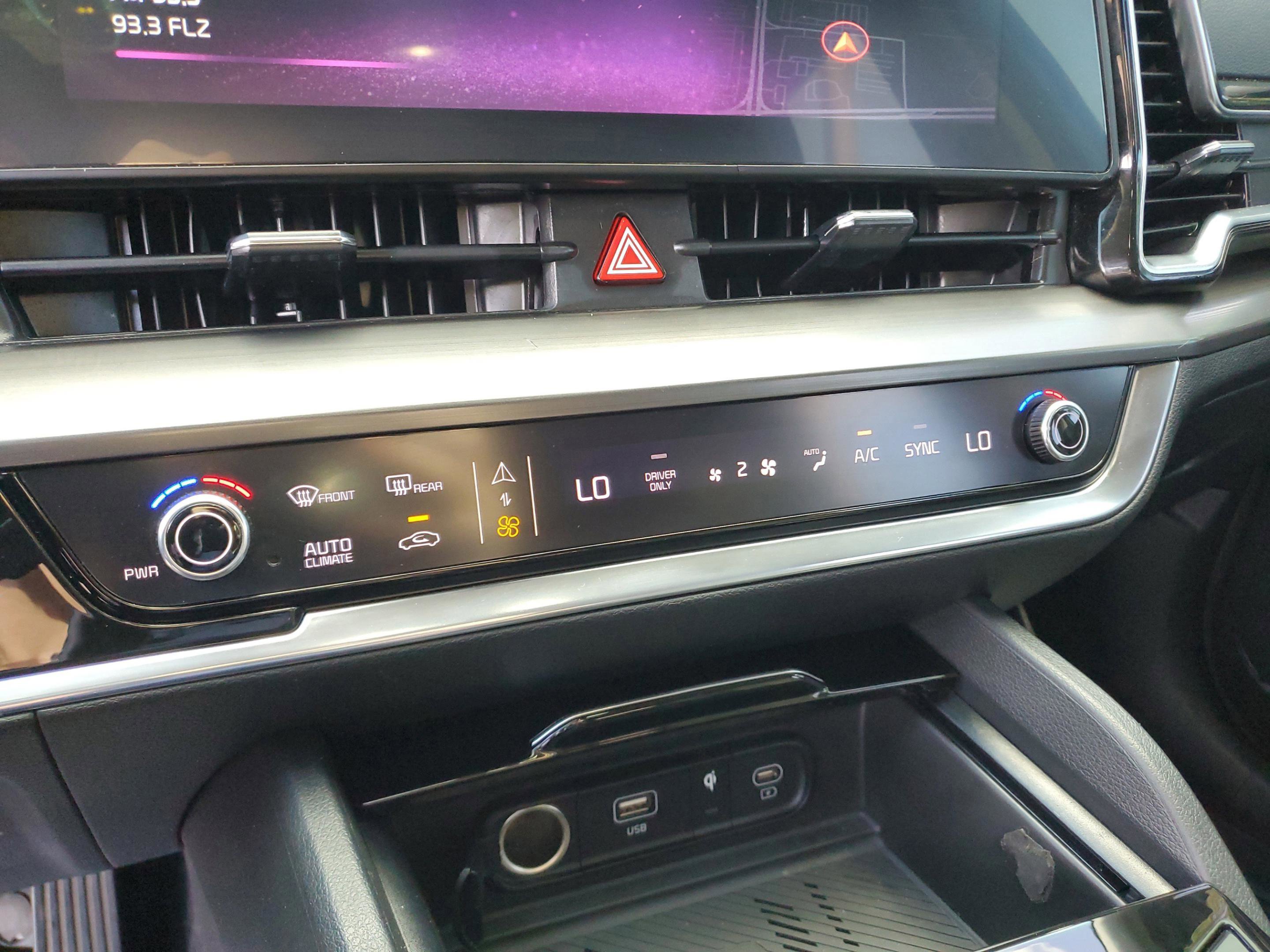 Used 2024 Kia Sportage EX image 17