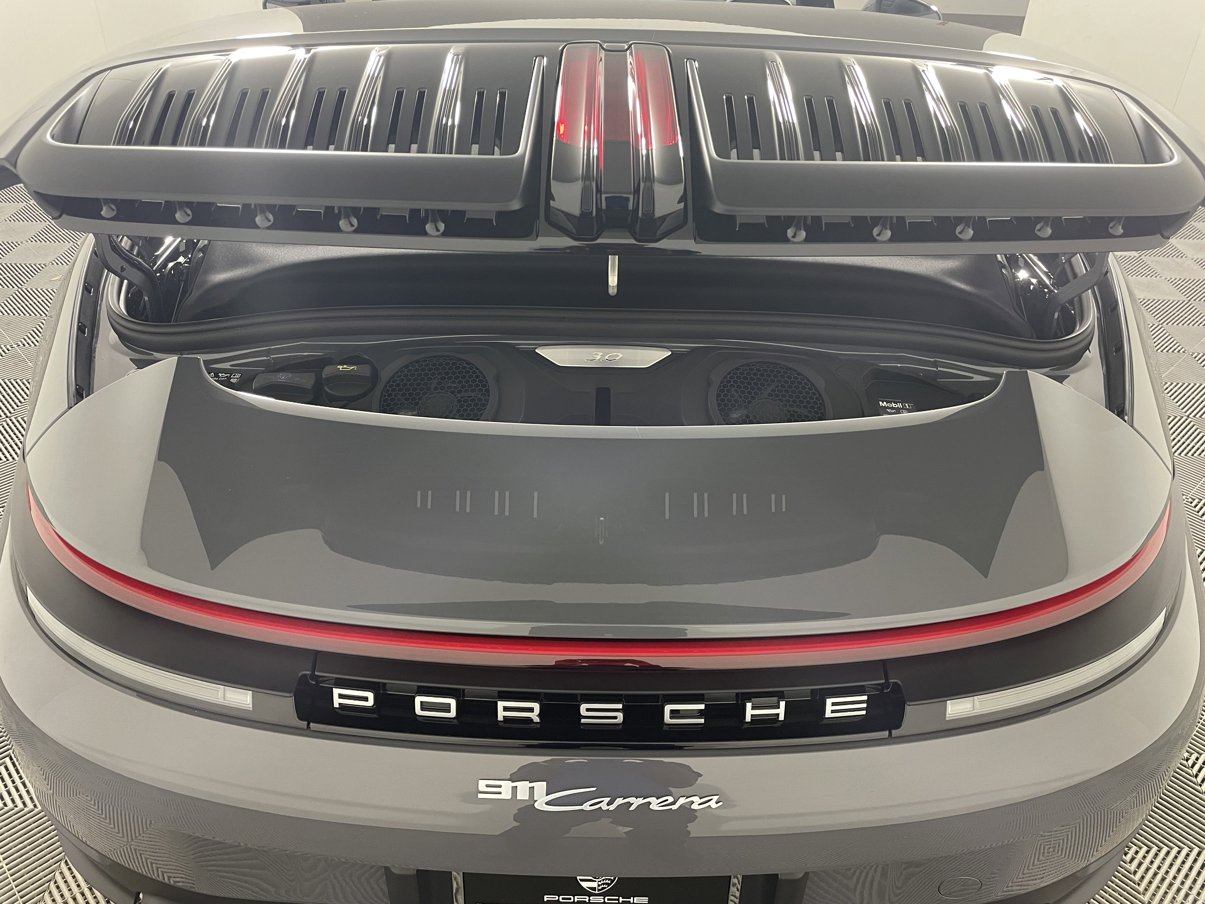 Used 2025 Porsche 911 Carrera image 21