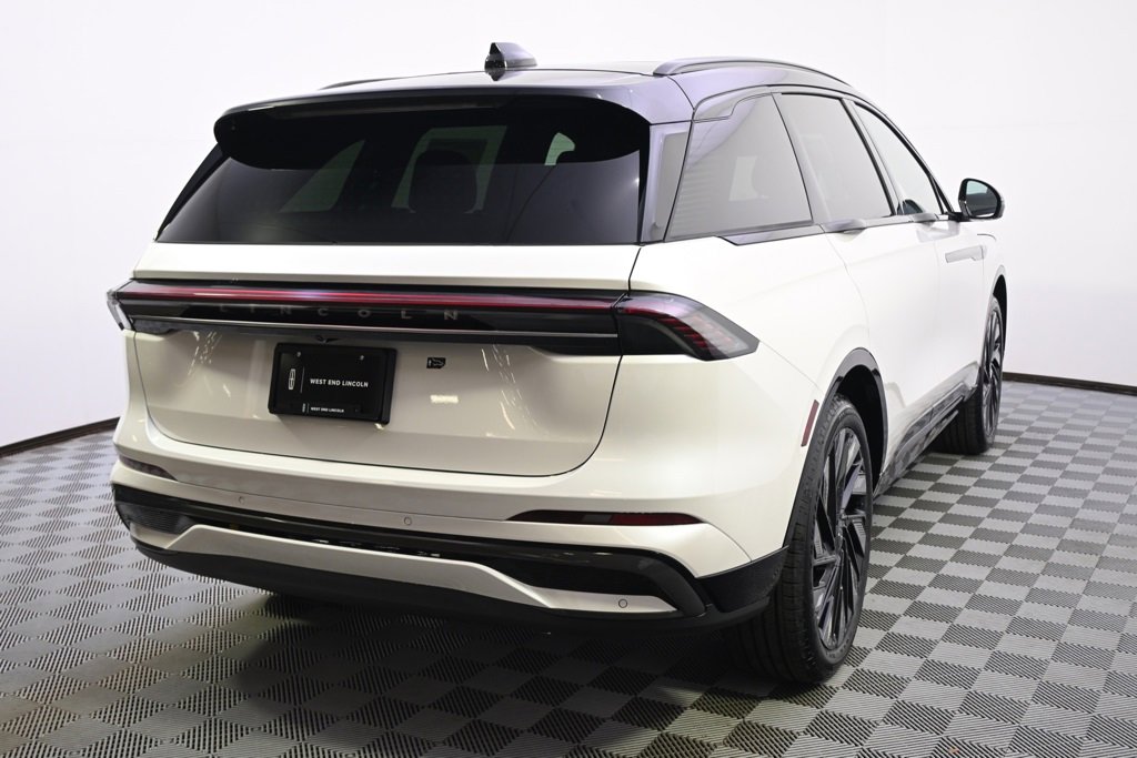 New 2026 Lincoln Nautilus Reserve image 6