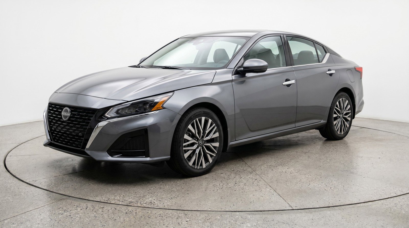 Used 2025 Nissan Altima 2.5 SV FWD image 3